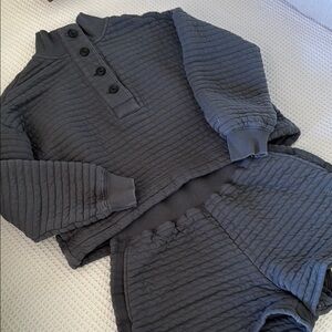 Everlane Quilted Gray Shorts and Sweatshirt Set